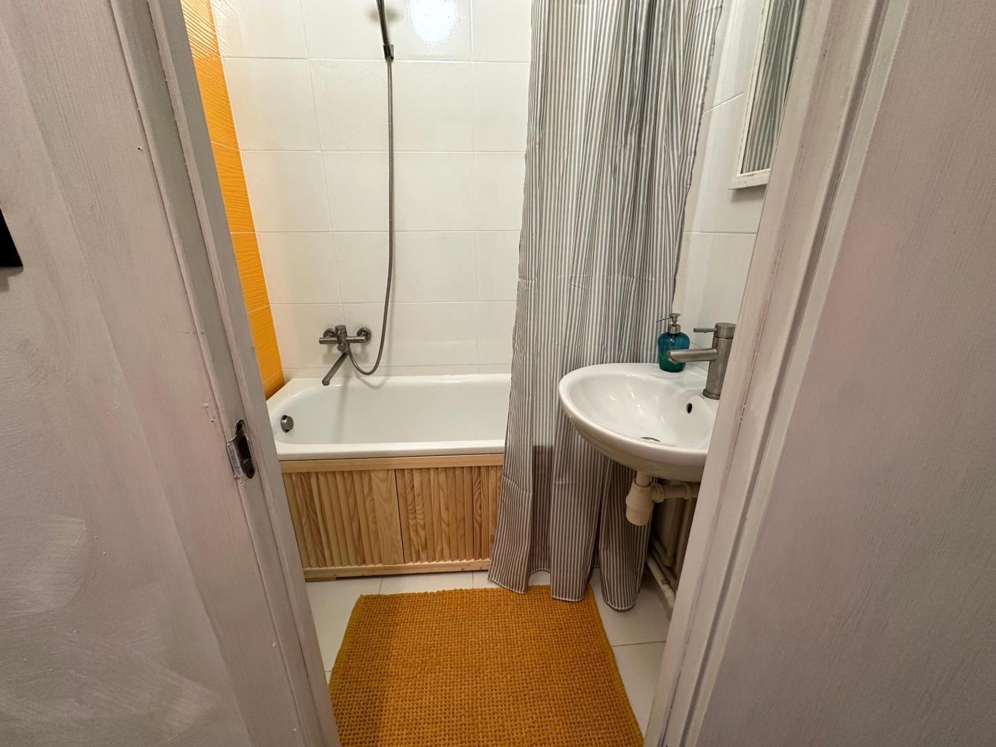 Art Apartment On Kylisha Str Lviv Bagian luar foto