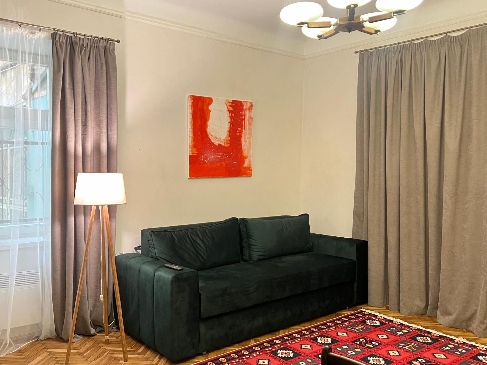 Art Apartment On Kylisha Str Lviv Bagian luar foto