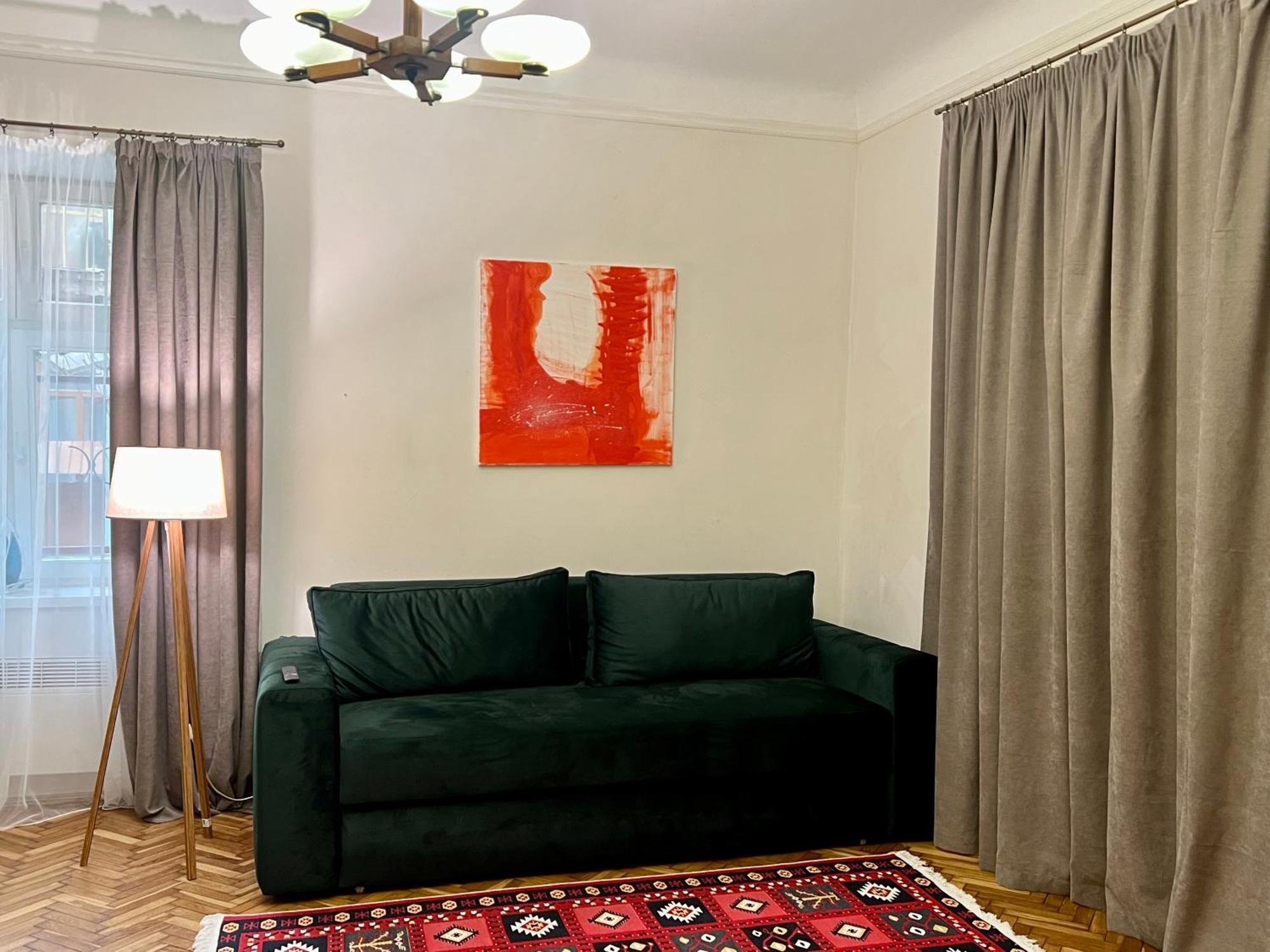 Art Apartment On Kylisha Str Lviv Bagian luar foto