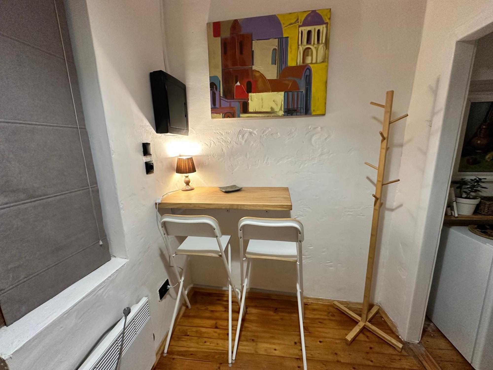 Art Apartment On Kylisha Str Lviv Bagian luar foto