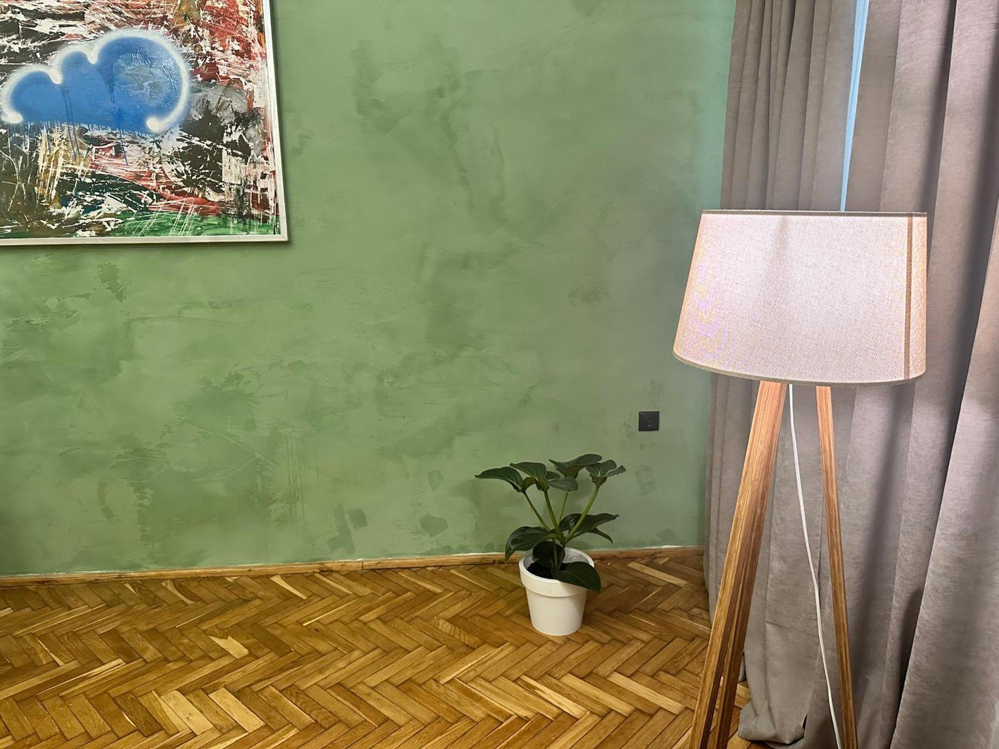 Art Apartment On Kylisha Str Lviv Bagian luar foto